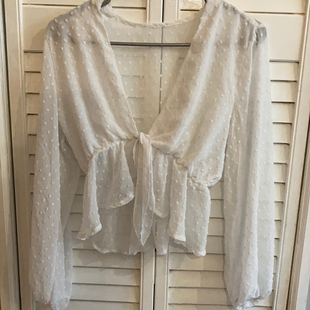 White long sleeve blouse tie in front